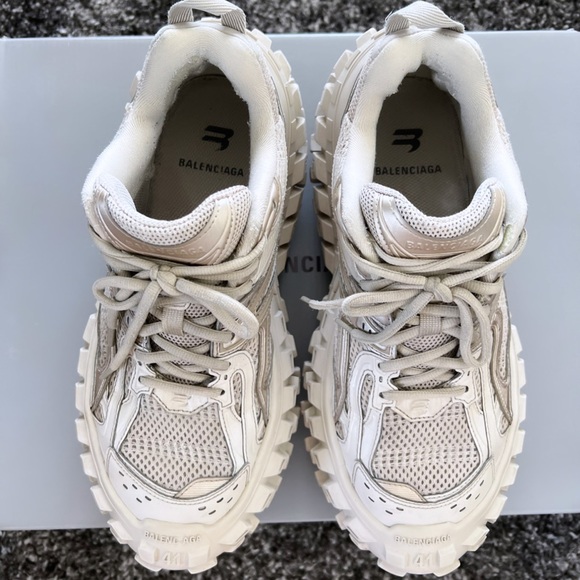 Balenciaga Defender!! - Picture 4 of 10